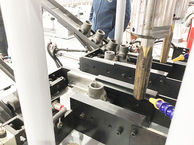 定制數(shù)控攻絲機通過驗收 獲得客戶肯定